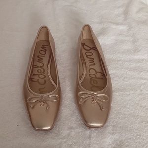 Brand New Never worn!  Sam Edelman Jillie Flats in Champagne